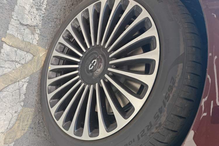 Used Hima AITO M9 2025 Extended-Range Ultra Version 52 kWh 6-Seater
