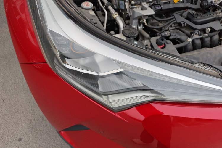 Used Toyota C-HR 2018 2.0L Luxury Sunroof Version China V Emission Standard Right Front Headlight