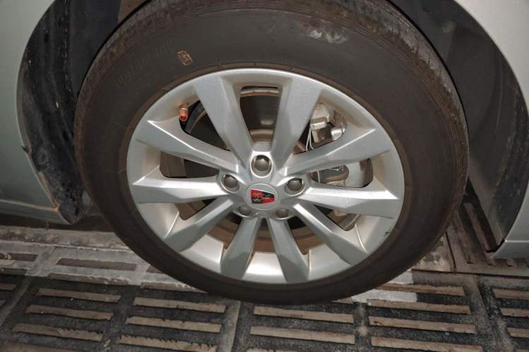 Used Roewe i6 New Energy 2017 45T Hybrid Connect & Smart Enjoyment Edition Right Front Wheel Hub