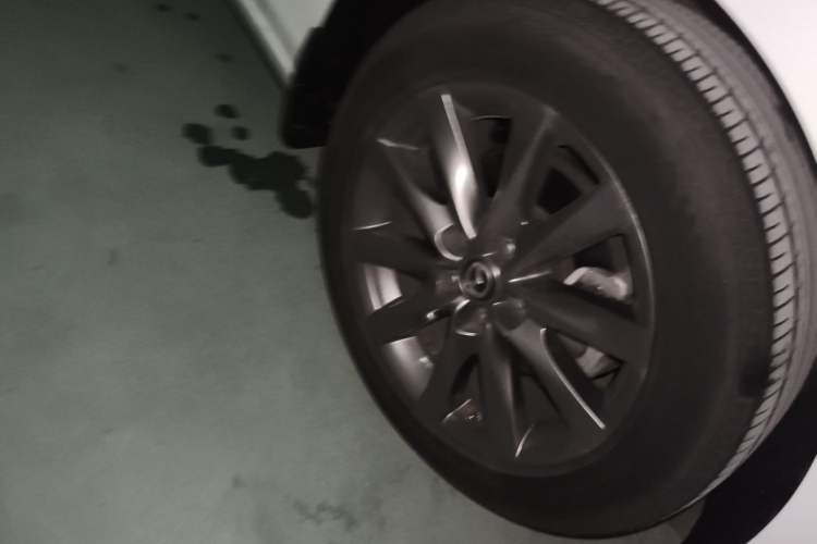 Used Mazda Atenza 2020 2.0L Blue Sky Luxury Edition Right Front Wheel Hub