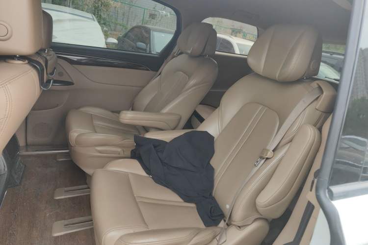 Used Buick GL8 2017 ES 28T Premium Version China V Standard Left Rear Seat