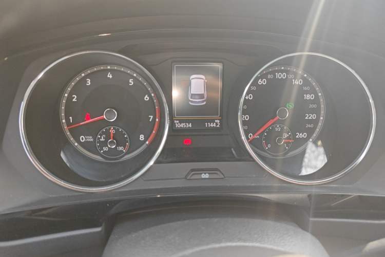 Used Volkswagen Tiguan L 2019 330TSI Automatic Two-Wheel Drive Smart Luxury Version China V Emission Standard
