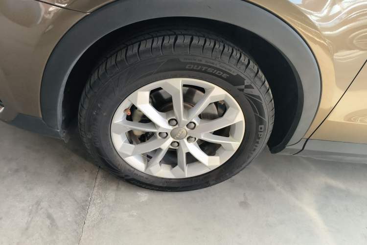 Used Audi Q3 2018 30th Anniversary Edition 30 TFSI Standard Model Left Front Wheel Hub