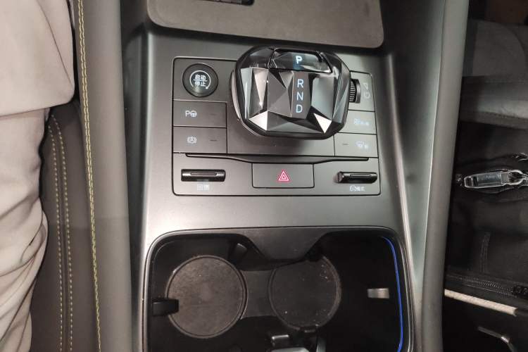 Used BYD Song L EV 2025 Intelligent Driving Version 602 km Range LiDAR-equipped All-Wheel-Drive Type
