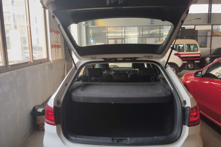 Used Volkswagen Gran Lavida 2013 1.6L Automatic Comfort Model