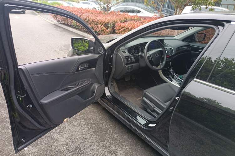 Used Honda Accord 2016 2.0L Elite Edition
