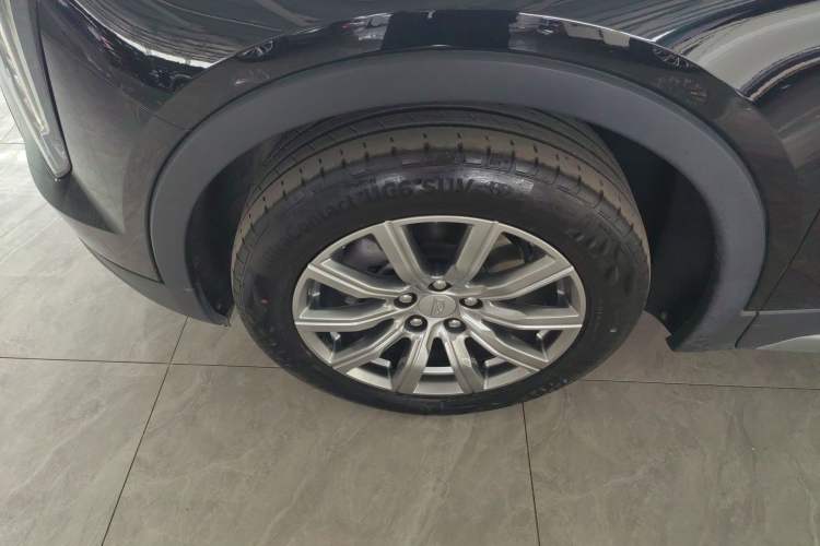 Used Cadillac XT4 2022 28T Two-Wheel-Drive Luxury Version Left Front Wheel Hub