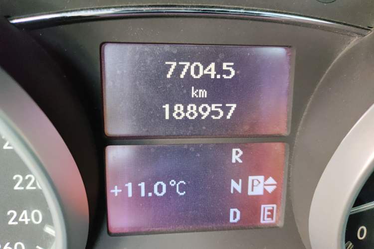 Used Mercedes-Benz R-Class 2010 R 350 L 4MATIC