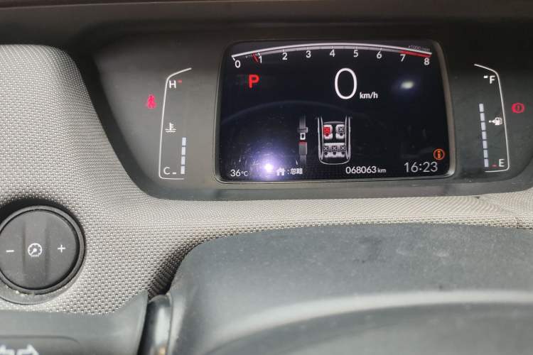 Used Honda LIFE 2021 1.5L CVT CRO-S Fun Edition Odometer Close Up