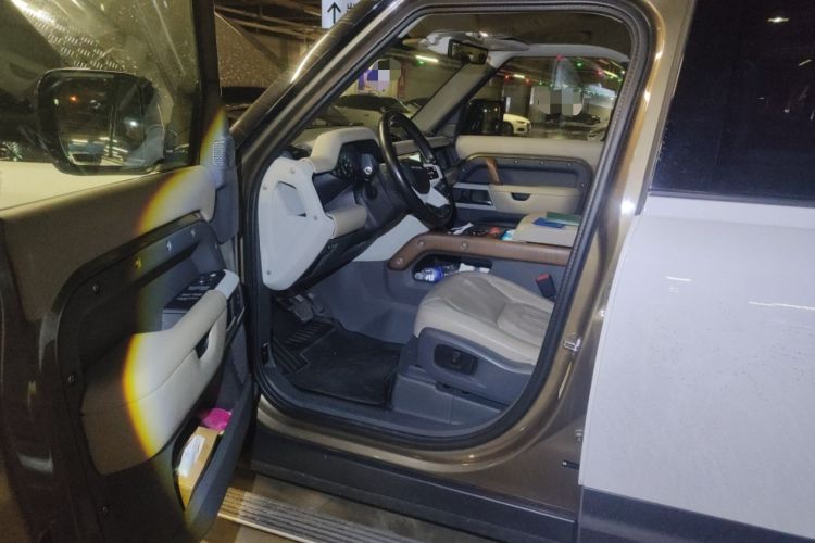 Used Land Rover Defender 2020 110 P400 Dark Special Edition Driver Seat