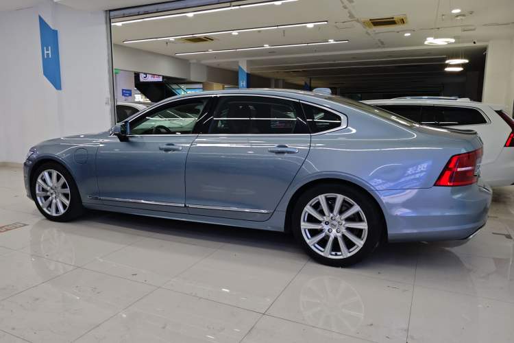 Used Volvo S90 New Energy 2019 T8 E-Drive Hybrid Intelligent Luxury Version China V Standard Left Side