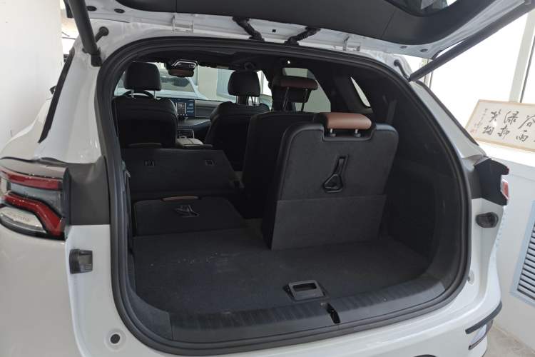 Used BYD Tang New Energy 2021 DM-i 112KM Prestige Model Trunk