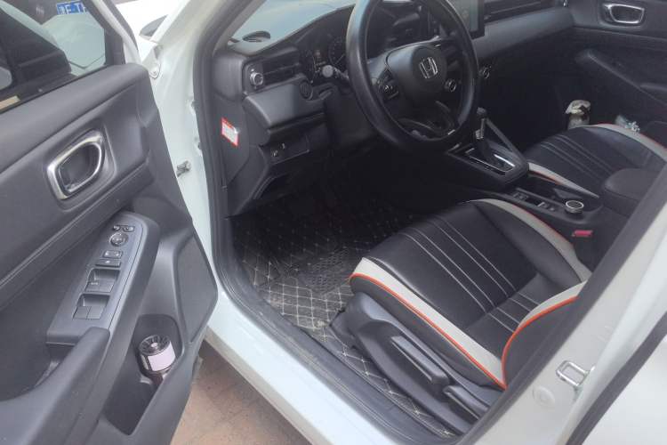 Used Honda Vezel 2023 1.5L CVT Elite Edition Driver Seat