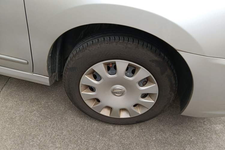 Used Nissan Sylphy 2012 Classic 1.6XE Manual Comfort Edition Right Front Wheel Hub
