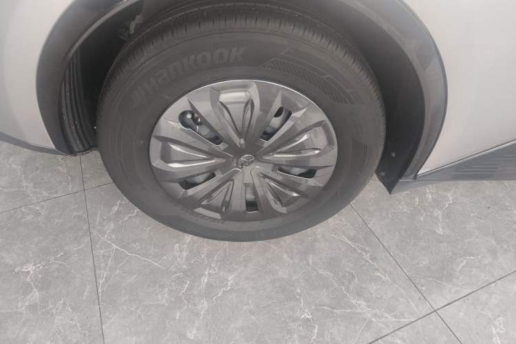 Used Toyota bZ3 2024 517 km Elite PRO Right Rear Wheel Hub