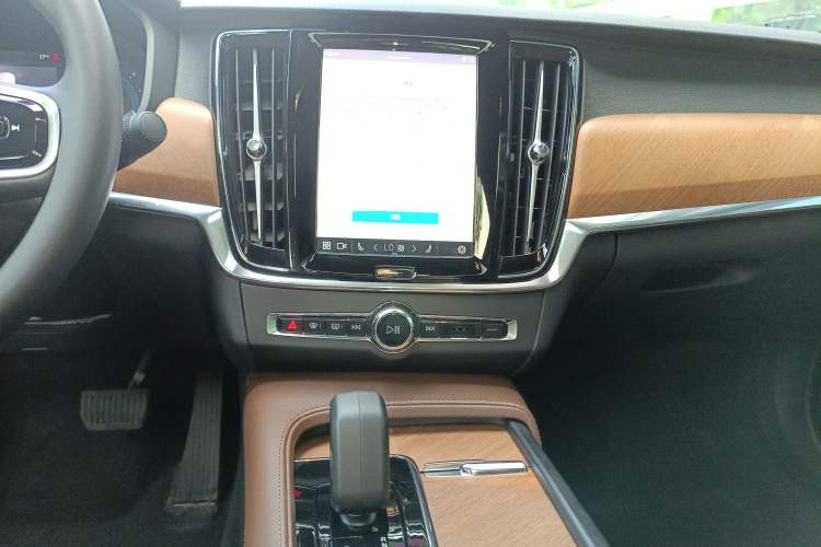 Used Volvo S90 2024 B5 Zhiyi Luxury Edition