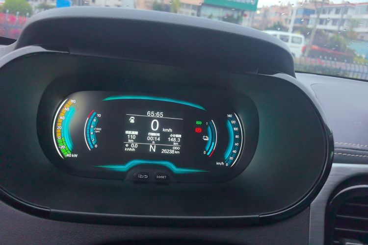 Used Chery QQ Little Ant 2022 Sweet Pink Edition Half-Sugar Version Lithium Iron Phosphate 29.2 kWh 30 kW 301 km