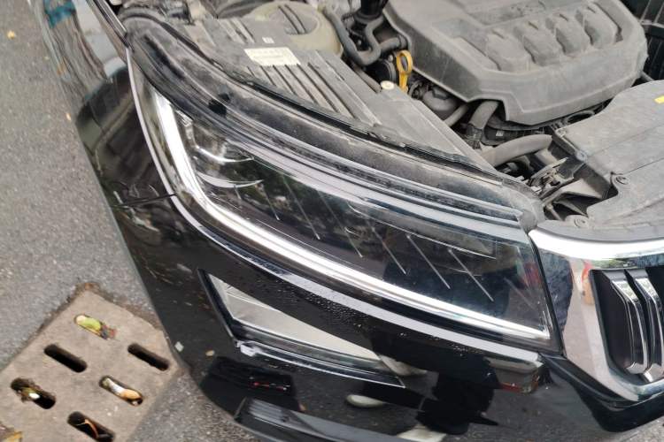 Used Skoda Kodiaq 2019 Facelifted TSI330 7-Seater Two-Wheel-Drive Luxury Enjoyment Edition China VI Standard Right Front Headlight