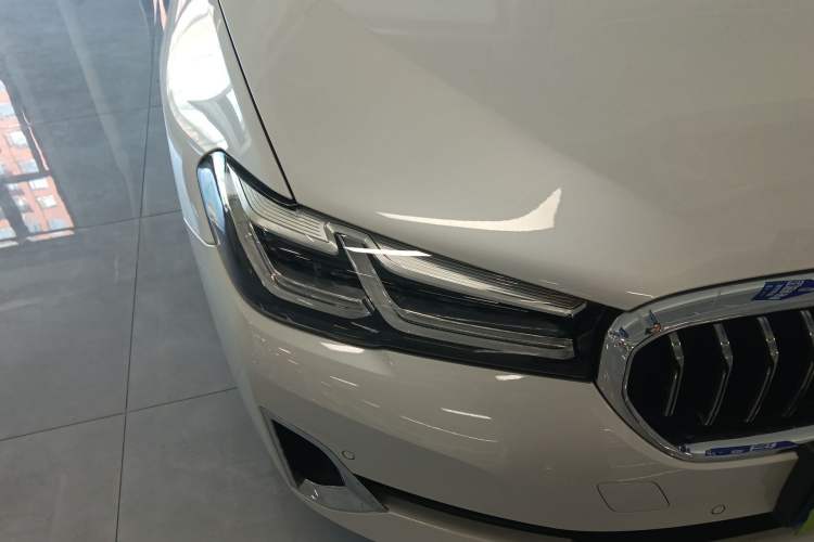 Used BMW 5 Series 2021 Restyled 530Li Leading Edition Luxury Package Right Front Headlight