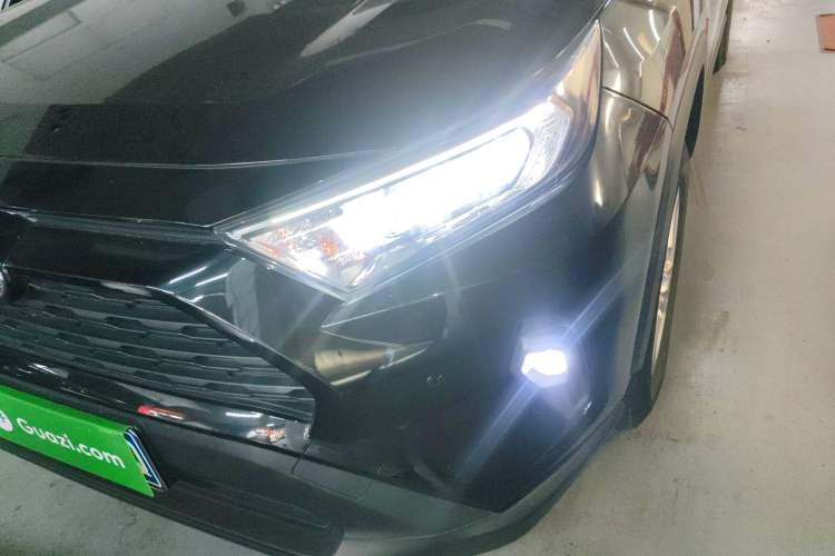 Used Toyota RAV4 2023 2.0L CVT Two-Wheel Drive Urban Edition Left Front Headlight