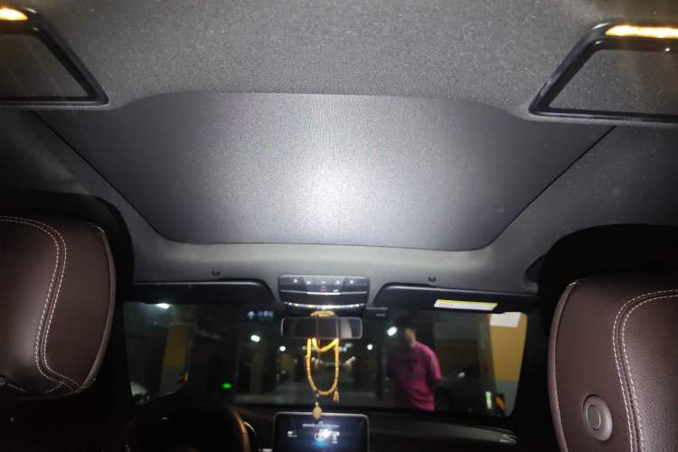 Used Mercedes-Benz GLC 2021 GLC 300 L 4MATIC Dynamic Model Headliner