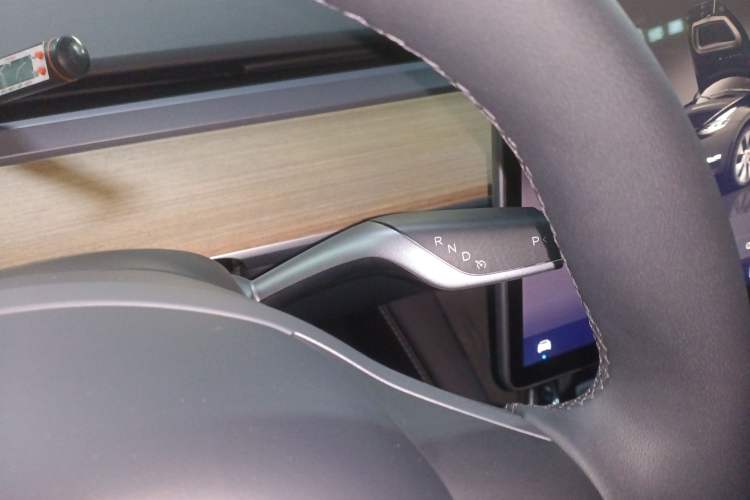 Used Tesla Model Y 2022 Long-Range All-Wheel-Drive Version