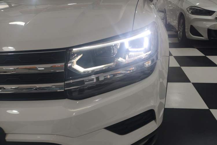 Used Volkswagen Tharu 2021 330TSI All-Wheel Drive Luxury PLUS Version Left Front Headlight