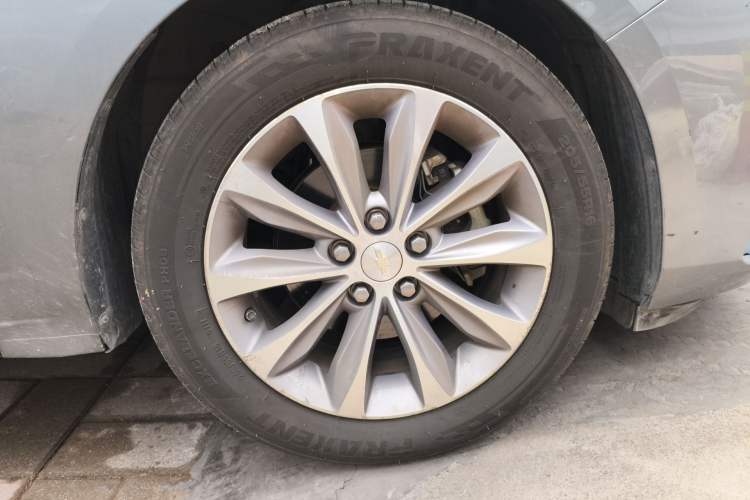 Used Chevrolet Monza 2020 320 Automatic Enjoyment Edition Right Front Wheel Hub