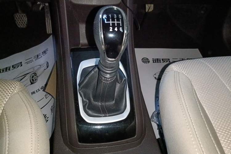 Used Baojun 310W 2017 1.5L Manual Comfort Version China V