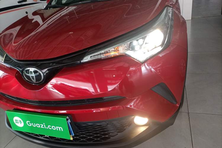 Used Toyota C-HR 2018 2.0L Leading with Sunroof China VI Standard