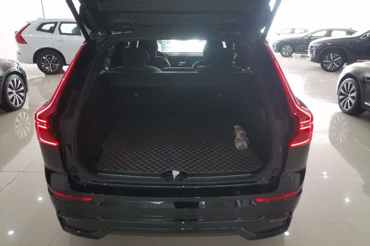 Used Volvo XC60 New Energy 2025 Plug-in Hybrid Long-Range All-Wheel Drive Zhiyuan Extreme Night Black Edition