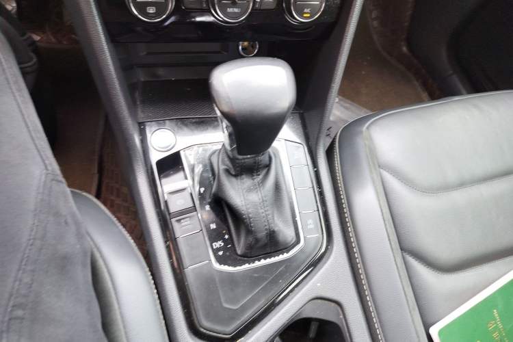 Used Volkswagen Tiguan L 2021 330TSI Automatic Two-Wheel Drive Smart Edition