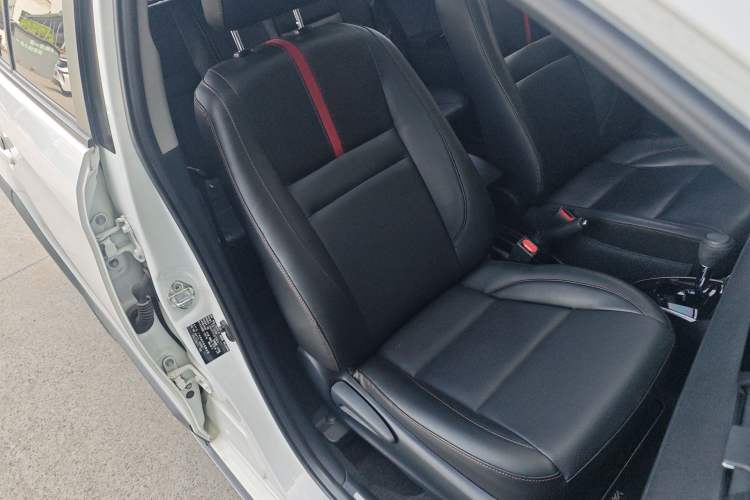 Used Toyota YARiS L Zhi Xuan 2020 X-Trail X 1.5L CVT Prestige Edition Right Front Seat