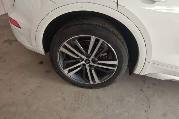 Used Audi Q5L 2022 40T Fashionable and Dynamic Model
