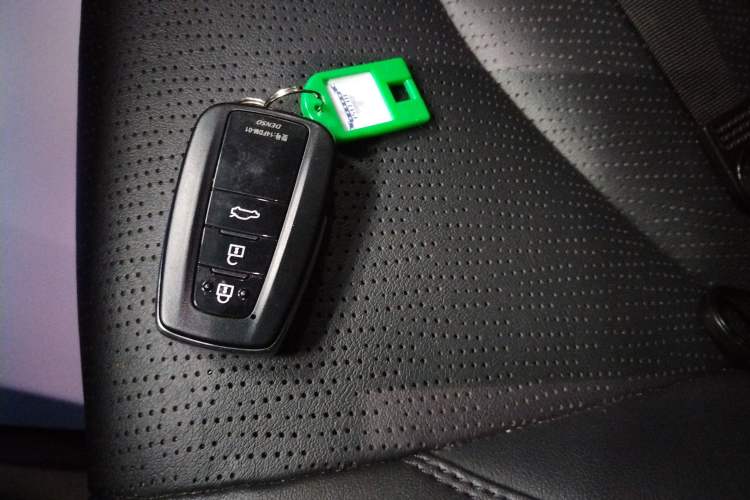 Used Toyota Avalon 2019 2.0L Luxury Edition China VI Standard