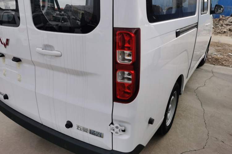 Used Wuling Yangguang 2025 Model 400km Bus Edition—Comfort Edition