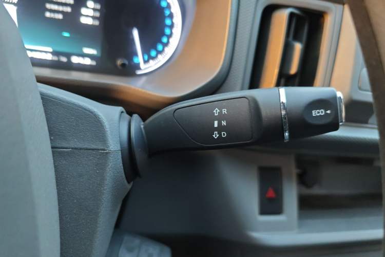 Used Karry Jiangtun E5 2024 268 km Range Open-Window 6-Seater Version Gear Lever