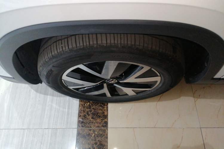 Used Volkswagen Tayron 2024 300TSI Two-Wheel-Drive Luxury Plus Advanced Version Left Front Wheel Hub