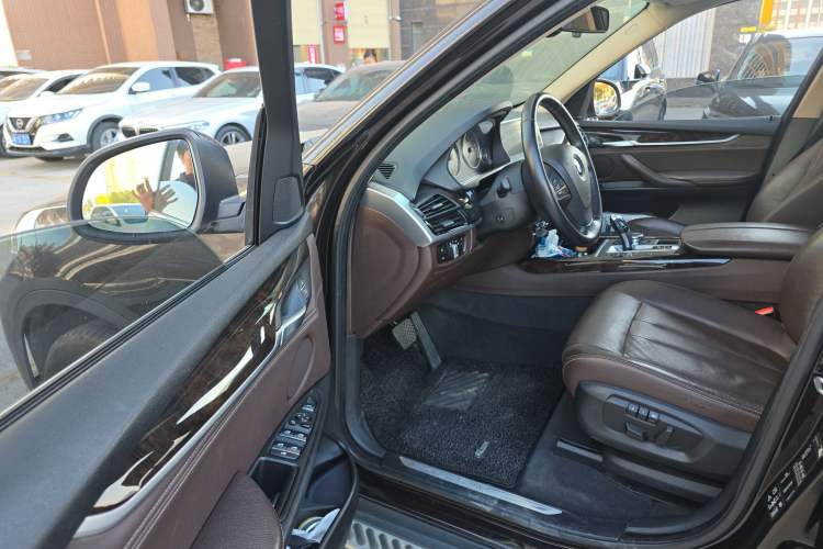 Used BMW X5 2015 xDrive28i