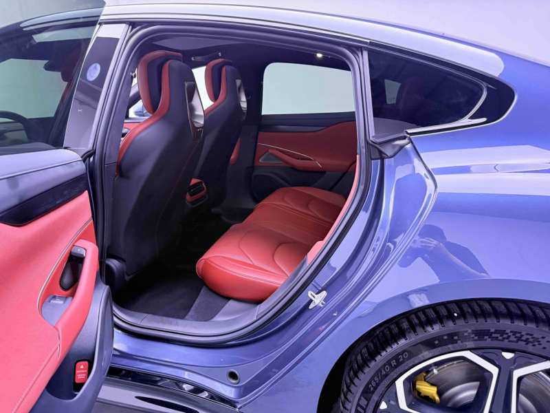 Used Xiaomi Auto SU7 2024 Four-Wheel Drive Ultra-Long Range Advanced Intelligent Driving Max Edition — 16