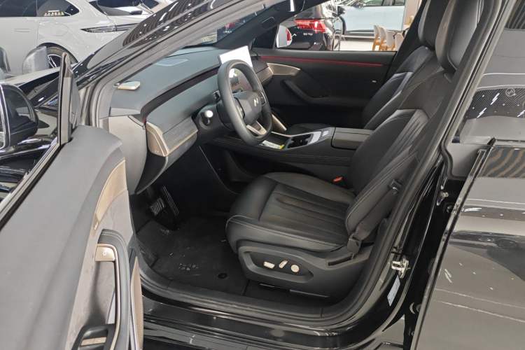 Used ONVO L60 2024 85 kWh Rear-Drive Version