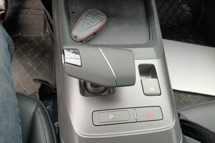 Used CHANGAN Eado DD 2023 Blue Whale NE 1.5T GDI DCT Luxury Edition Gear Lever