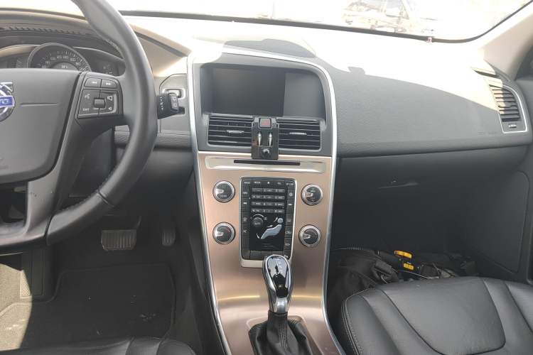 Used Volvo XC60 2017 T5 Smart Upgrade Edition