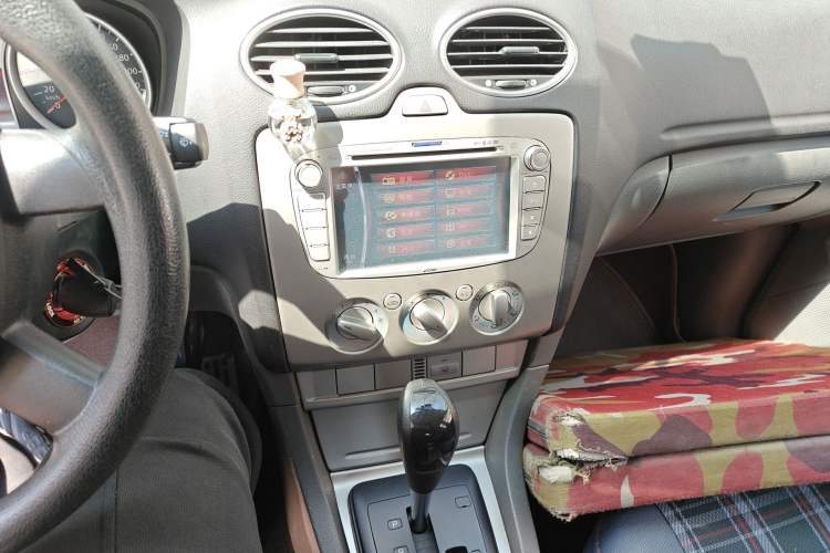 Used Ford Focus 2013 Hatchback Classic 1.8L Automatic Base Model Audio And AC Panel