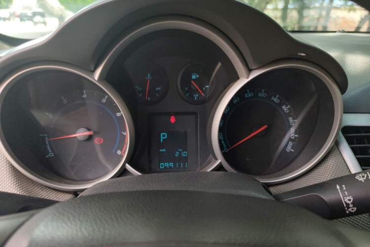 Used Chevrolet Cruze 2013 1.8L SE AT Instrument Cluster