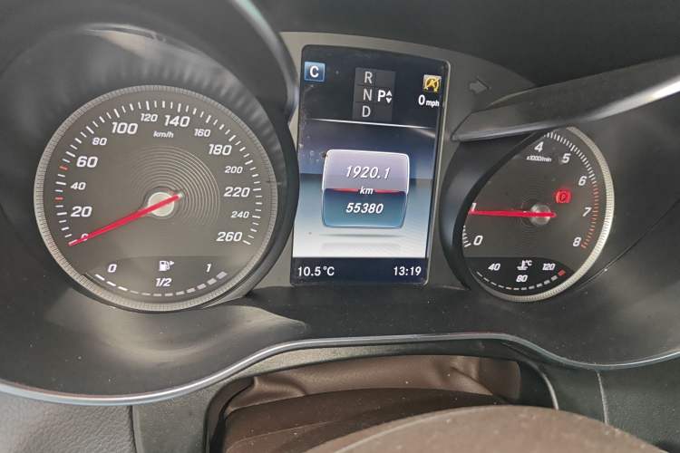 Used Mercedes-Benz GLC 2018 Facelift GLC 260 4MATIC Luxury Edition
