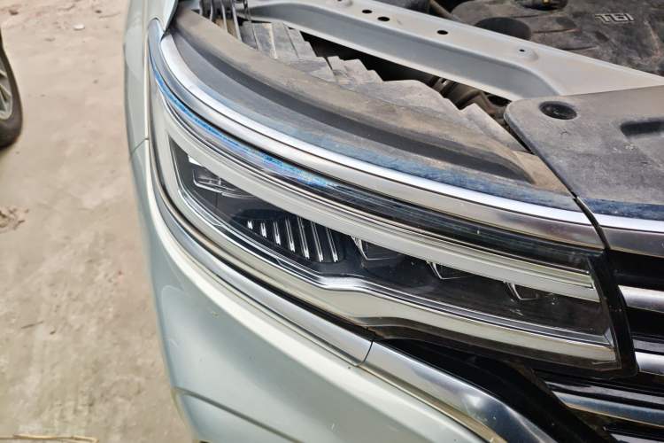 Used Roewe RX5 MAX 2019 300TGI Automatic 4G Connect Luxury Edition Right Front Headlight