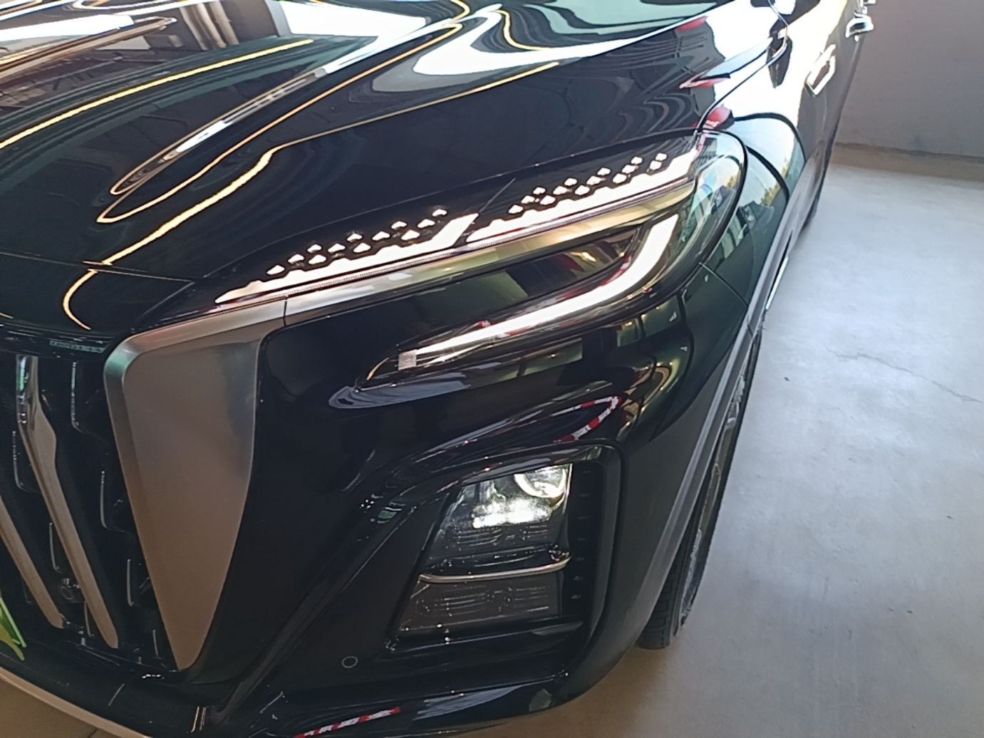 Hongqi HS3 PHEV 2025 Model 117km Jingwei Edition — снимка 8