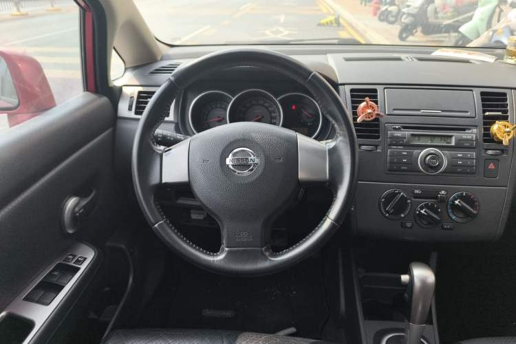 Used Nissan Tiida 2006 1.6 GE AT Steering Wheel