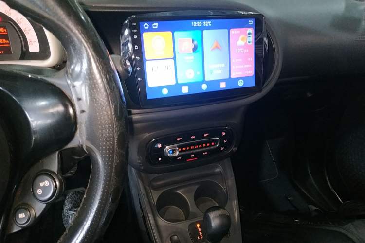 Used smart forfour 2016 1.0L 52 kW Dynamic Edition
